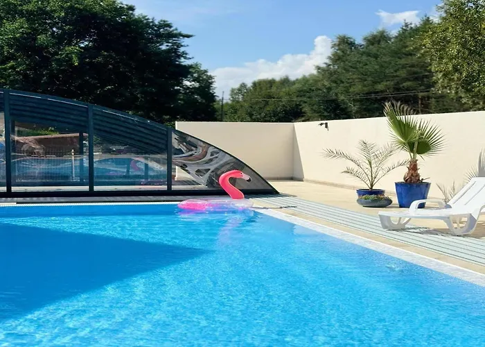 Comfortable Ground Floor Apartment, Summer Pool Apartman Jarosławiec