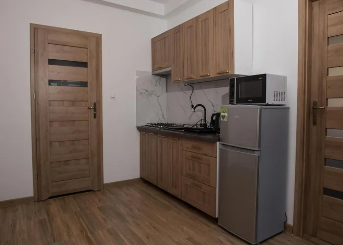 Comfortable Ground Floor Apartment, Summer Pool *